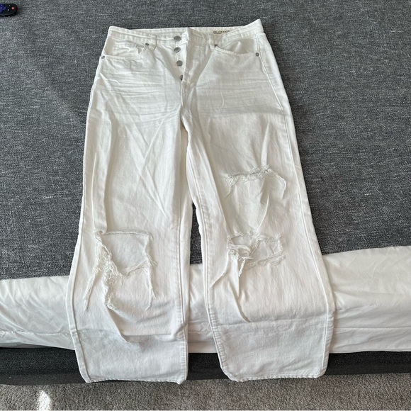 Blank NYC white wide leg jeans, high rise, button closure, distressed, size 28 - Picture 4 of 6